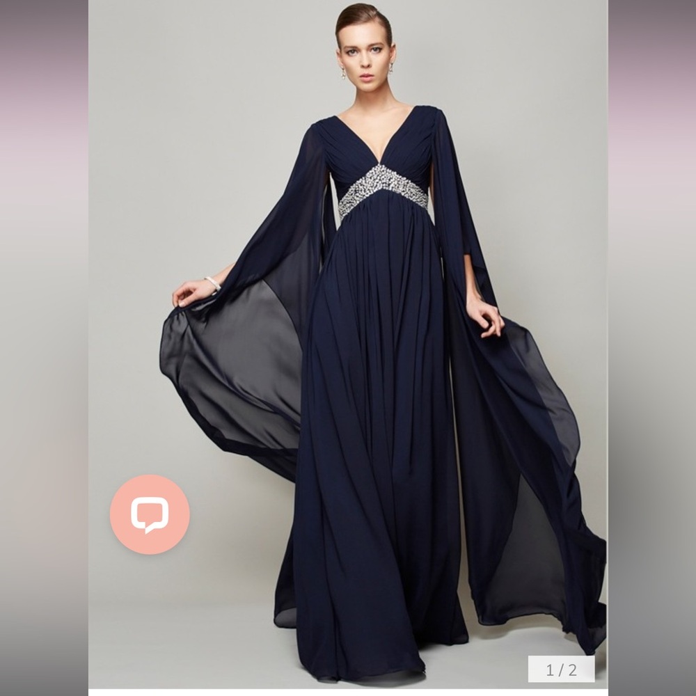 Chic Midnight Blue Long Sleeve Gown
